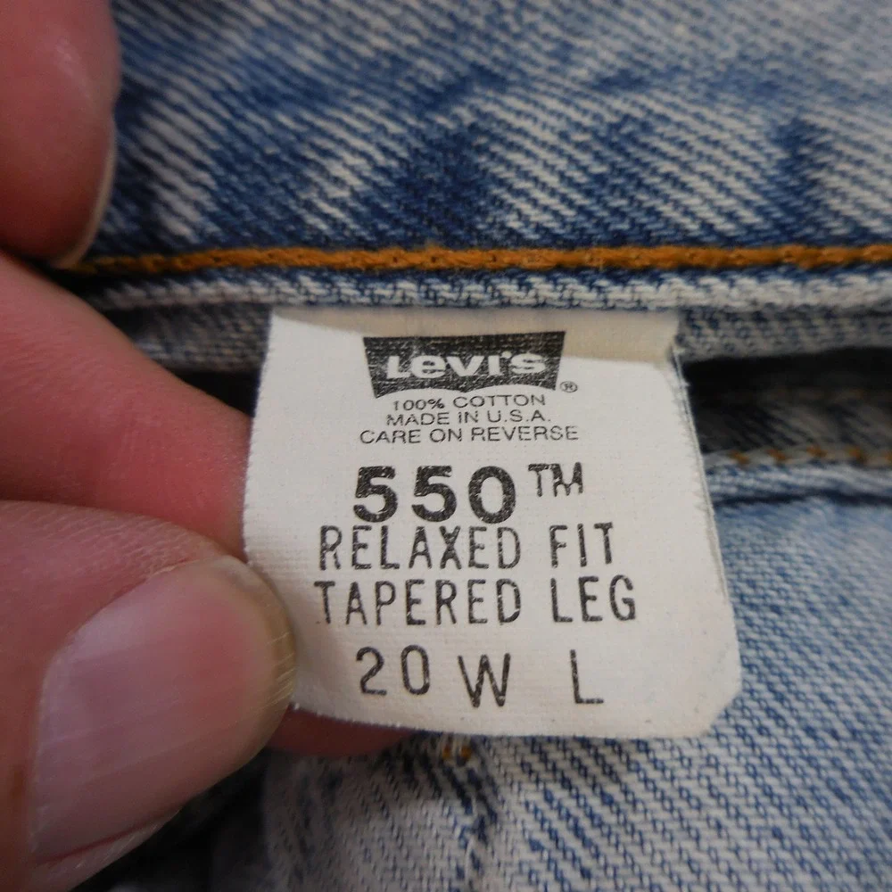 Vintage Levis 550 Relaxed Fit Tapered Leg Jeans Light Wash Made in USA 20W 37x32